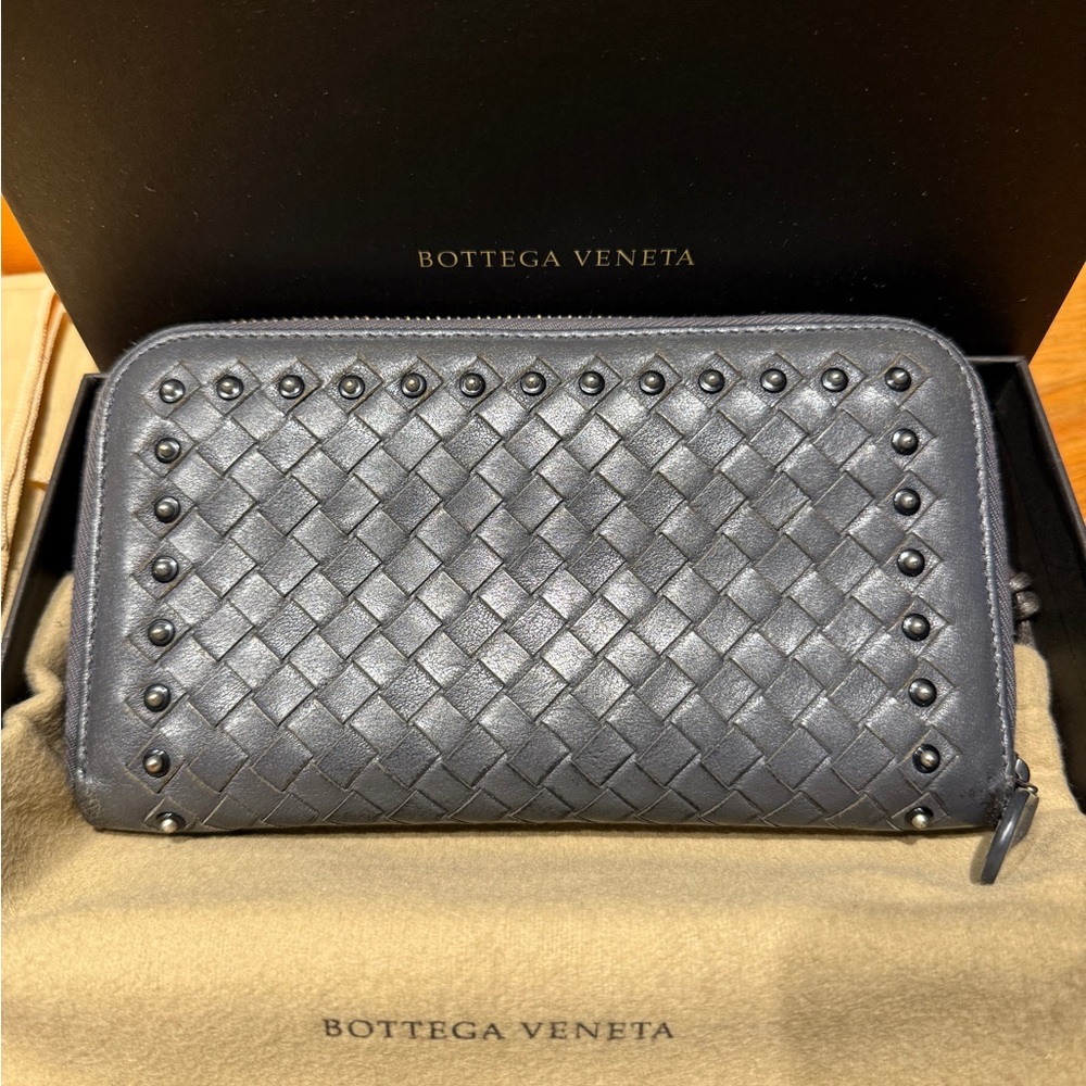 Bottega Veneta Gray Leather Card Holder